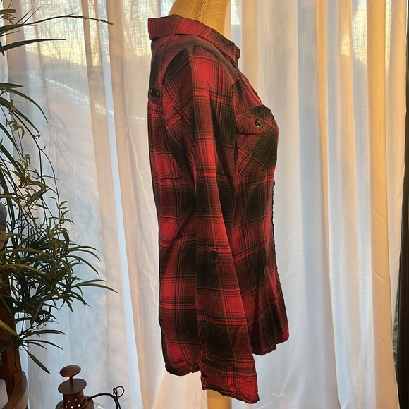 🌵=3/$20-FOX-Plaid Button-Up Shirt-“Pink & Black”-Size Lg but fits like a Medium - Picture 7 of 15